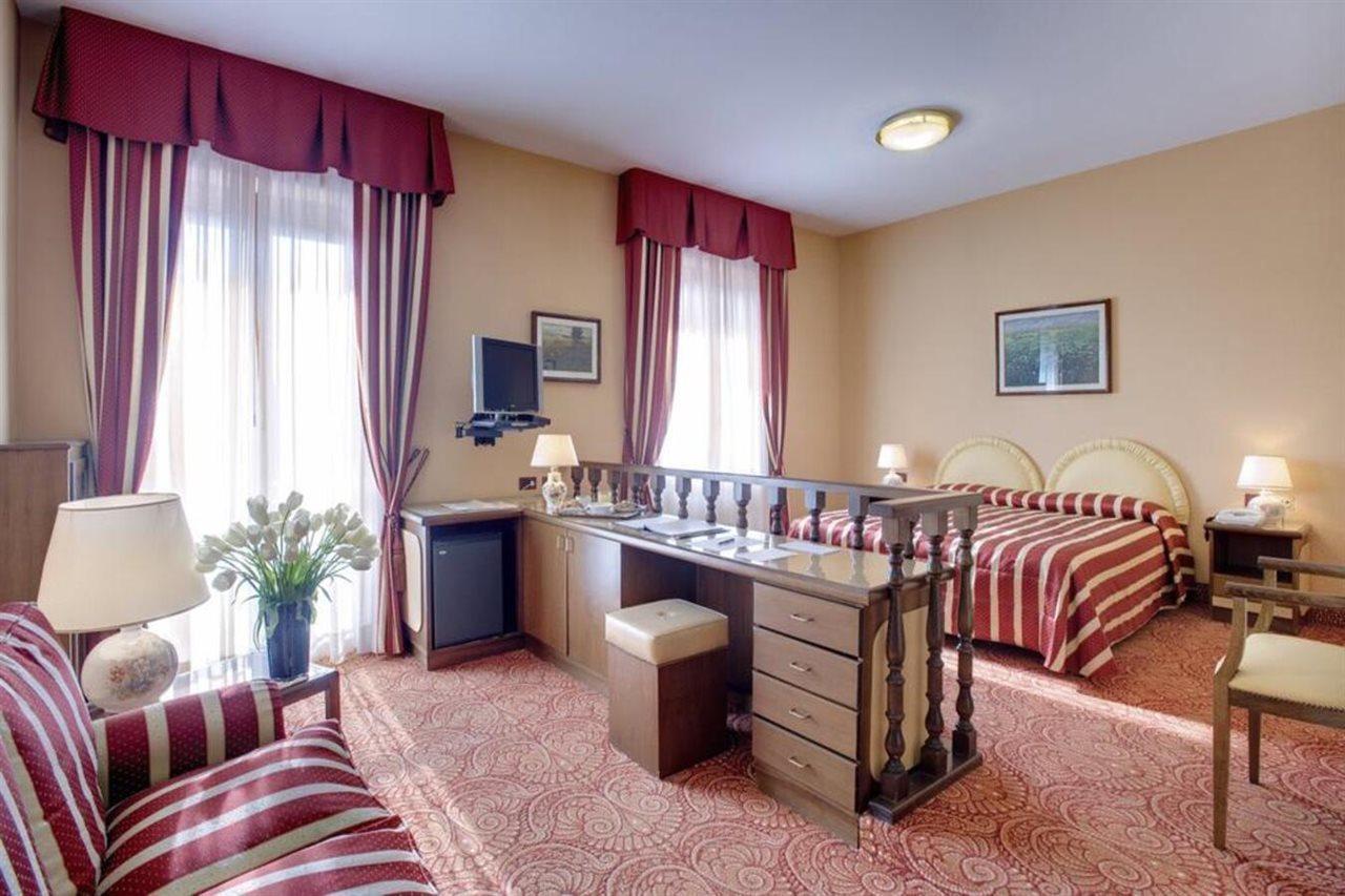 Hotel Savona Alba  Room photo