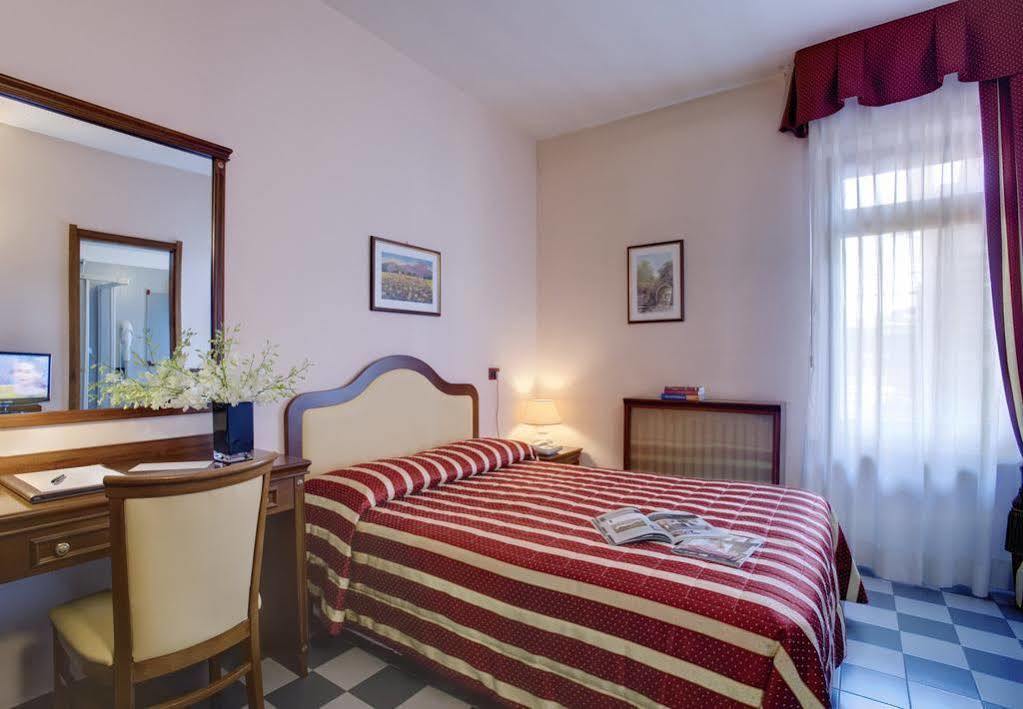 Hotel Savona Alba  Room photo